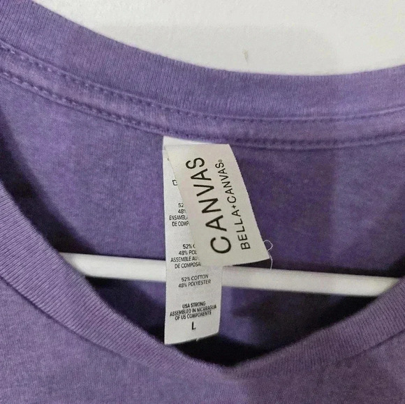 Mama frozen graphic tee! - Picture 2 of 5